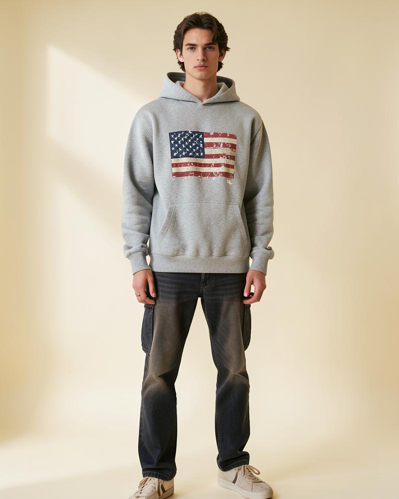 Vintage Flagghoodie Grå på modell